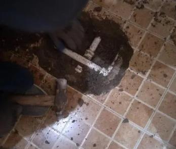 鹿寨卫生间漏水维修公司为您分享下卫生间渗水如何处理及注意事项